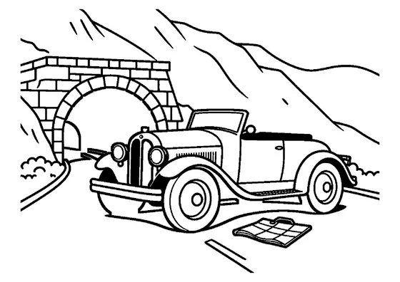 Un descapotable de los años 20 con un baúl de viaje está aparcado ante un túnel de piedra abierto en la montaña.