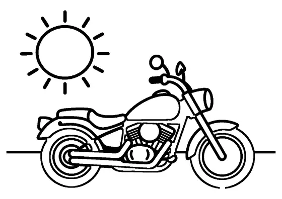 Vista laterale di una moto cruiser vicino alla battigia con un grande sole nel cielo.